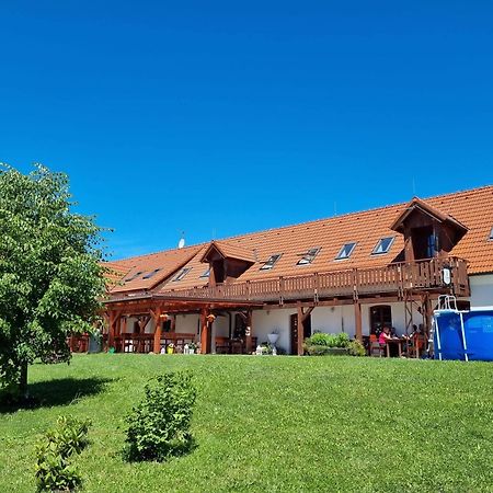 Penzion U Farmare Hotel Chotoviny Екстериор снимка